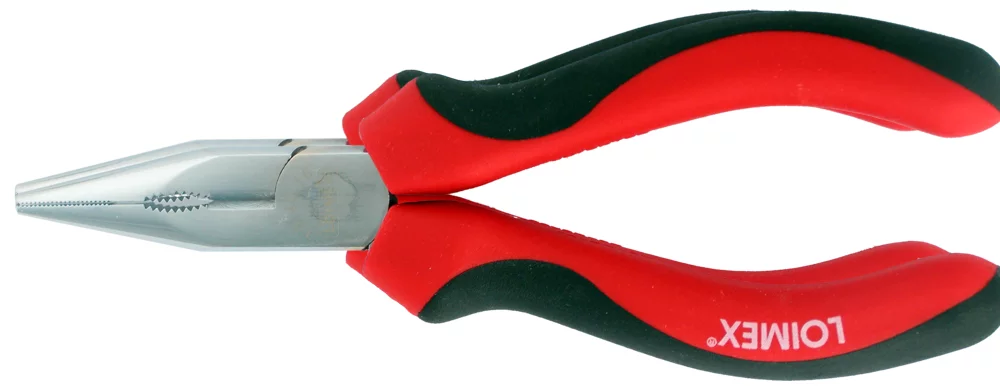 • Alicate para telefonía con cabeza recta.<br> • Calidad superior, cromados y bruñidos, filos templados por inducción.<br> • Mangos con aislamiento de PVC de 2 componentes en rojo y negro.<br>• Según DIN ISO 5745, forma Alemana, acero C60. <br>