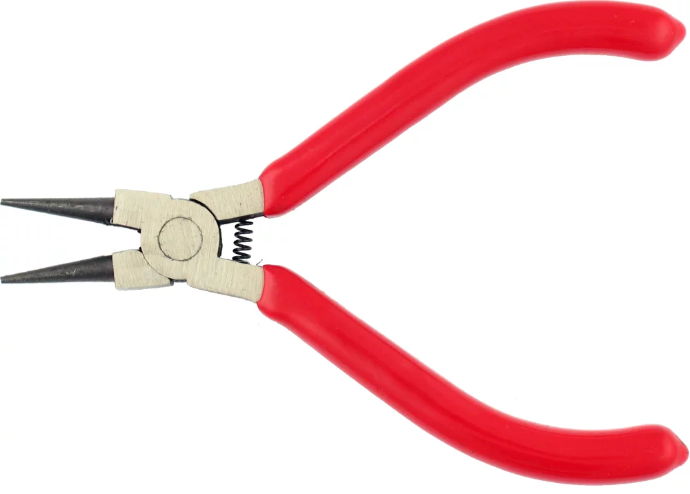 • Articulación entrepasada<br>
• Superficie pavonada<br>
• Mango con recubrimiento protector <br>
