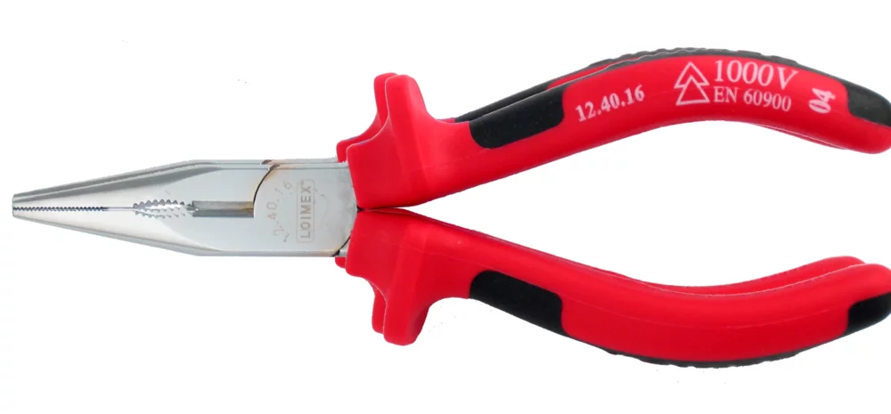 • Alicate para telefonía con cabeza recta.<br> • Calidad superior, cromados y bruñidos, filos templados por inducción.<br> • Mangos con aislamiento de PVC de 2 componentes en rojo y negro.<br>• Según <b>DIN ISO 5745</b> forma Alemana, acero C60. <br> •<b> Garantía total</b>