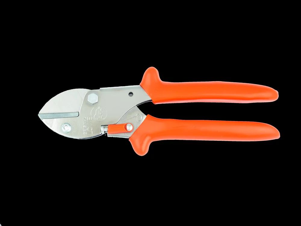 • Piezas intercambiables, mangos cubiertos de PVC.<br>
• <b> Garantía total. </b>