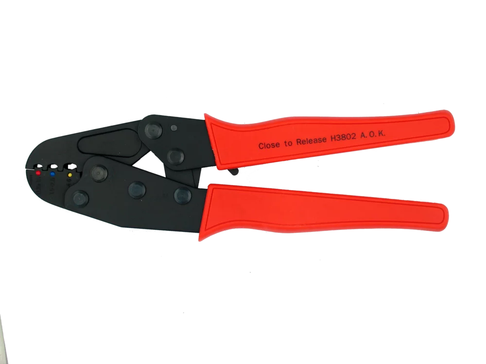 • Tipo carraca. <br>
• Para terminales con aislamiento. <br>
• Con bloqueo.