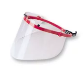 • Conforme a la norma <b>EN166</b>. 
• Compatible con todo tipo de cascos de seguridad.<br>
• Compuesta por un adaptador de nylon y visor abatible.<br> • Rechaza los impactos en su nivel más alto, las salpicaduras de los líquidos y el riesgo de arco eléctrico.<br>• Filtra radiación solar IR.