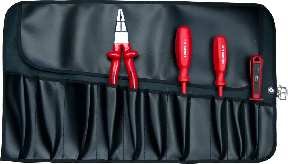 • Bolsa enrollable de polipiel<br>
• Dos correas de cuero. <br>
• Muy robusta<br>
• <b>No incluye herramientas</b>